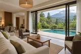 Ruang keluarga Villa Aruna